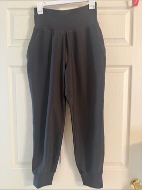 Old Navy grayish/Black High-Waist Jogger Pants
